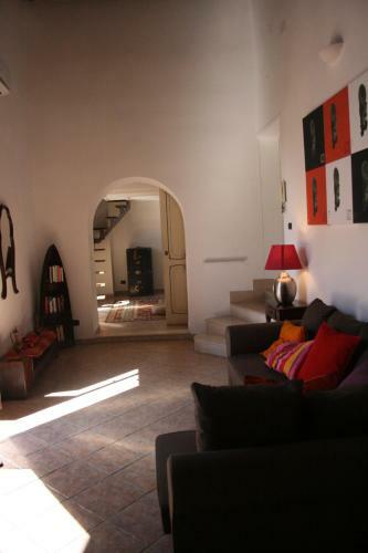 Apartment 25