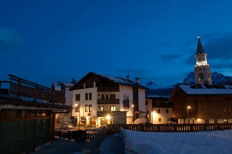 Hotel Alaska