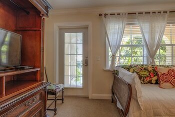 The Caribbean Court Boutique Hotel