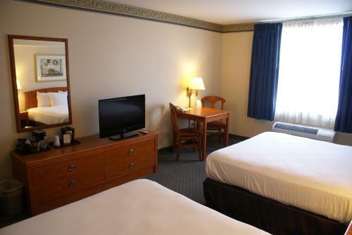 Hotel Country Inn & Suites Lansing