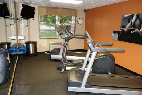 Hotel Country Inn & Suites Lansing
