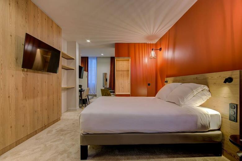 Alex Hotel