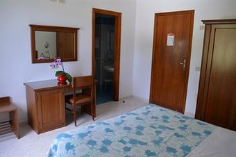 Maronti Hotel