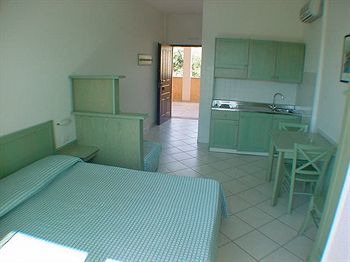 Hotel Palm Village