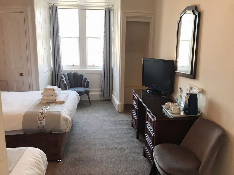 Hostal Alexander Guest House