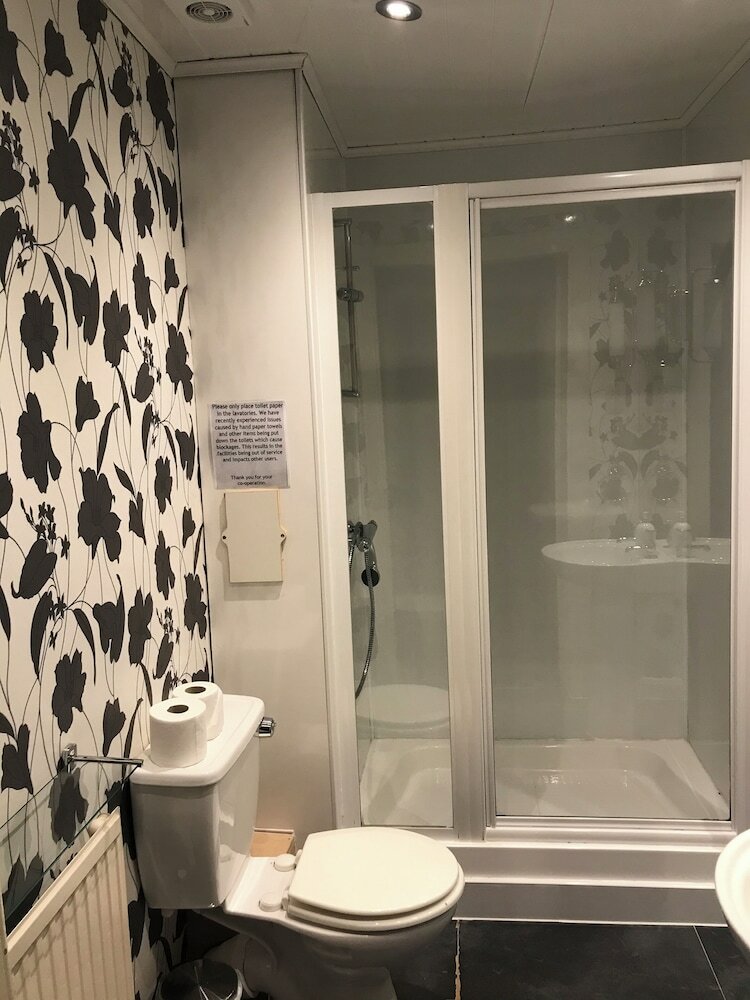 Hostal Alexander Guest House