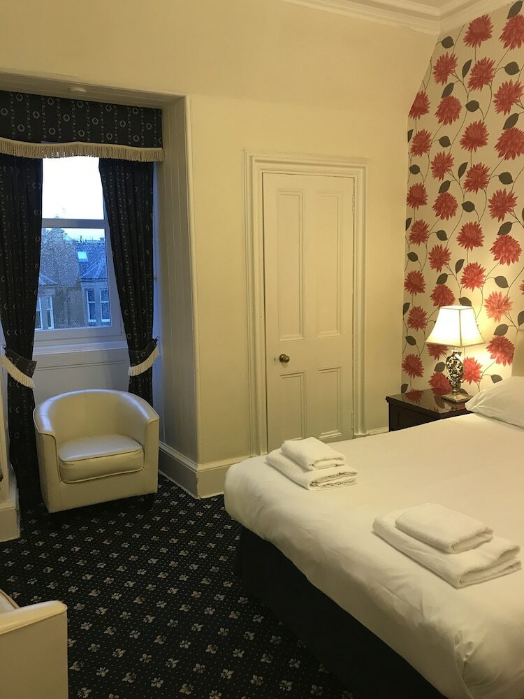 Hostal Alexander Guest House