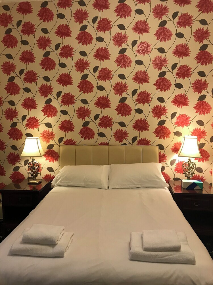 Hostal Alexander Guest House