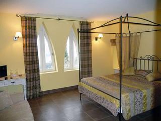 Hotel Hostellerie Du Chateau Des Fines Roches
