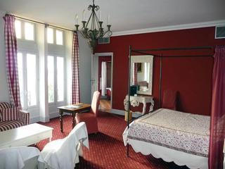 Hotel Hostellerie Du Chateau Des Fines Roches