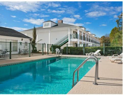 Motel Baymont Inn And Suites - Grenada