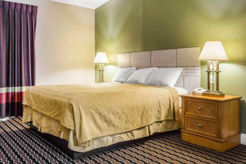 Motel Travelers Inn & Suites - I-95 Exit 145