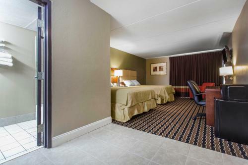 Motel Travelers Inn & Suites - I-95 Exit 145