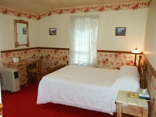 Posada Bridgeport Inn