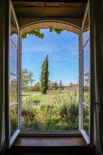 Hostal Maison D'h�tes Domaine De La Rhue