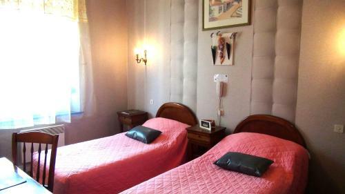 Hotel Logis Le Clos Du Montvinage Rest. Auberge Val de L'oise