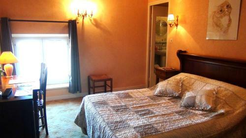 Hotel Logis Le Clos Du Montvinage Rest. Auberge Val de L'oise