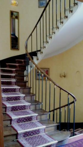 Hotel Logis Le Clos Du Montvinage Rest. Auberge Val de L'oise
