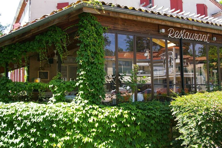 Hotel Hostellerie De La Roseraie
