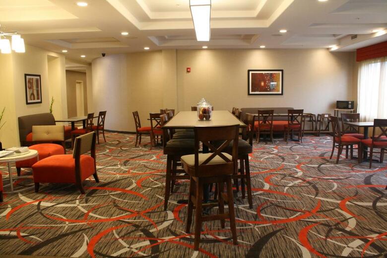 Hotel Holiday Inn Express And Suites - Bradford