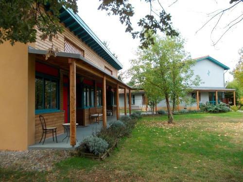 Bed & Breakfast Chambres D'h�tes Au Domaine Des Maynardes