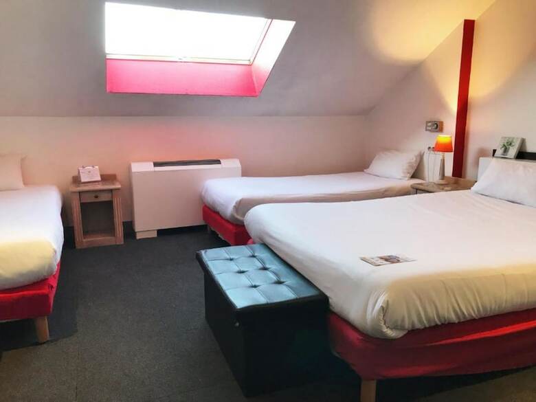Hotel H�tel Aux Sacres