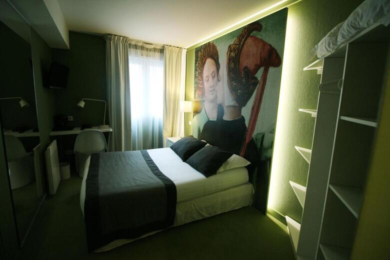 Cecyl Hotel