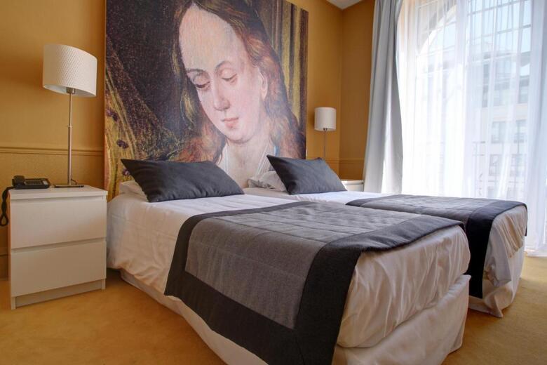Cecyl Hotel