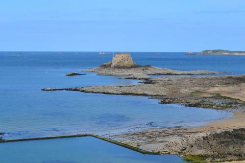 Hotel H�tel-restaurant La Porte Saint Pierre