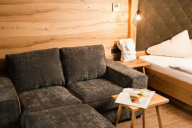Alpenhotel ...fall In Love