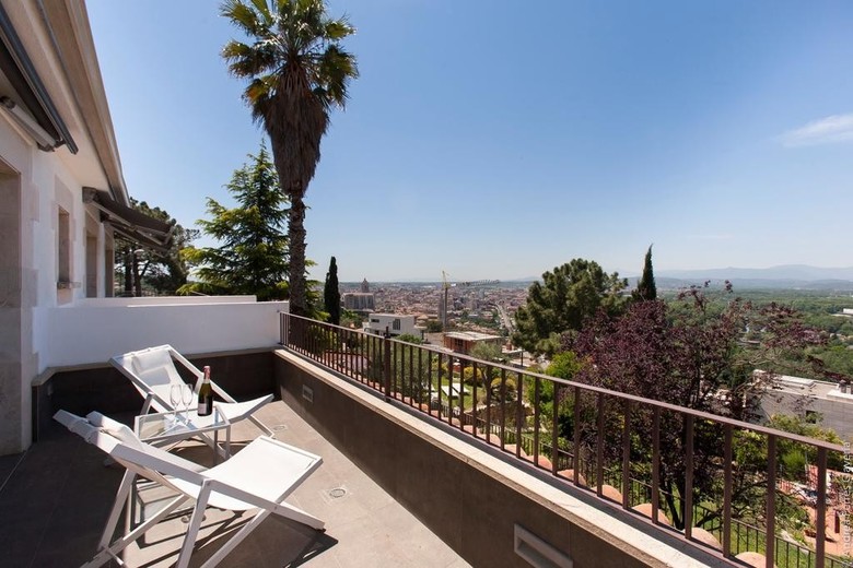 Hostal Montjuic Bed & Breakfast