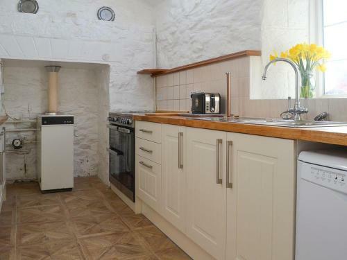 Porth Colmon Farmhouse