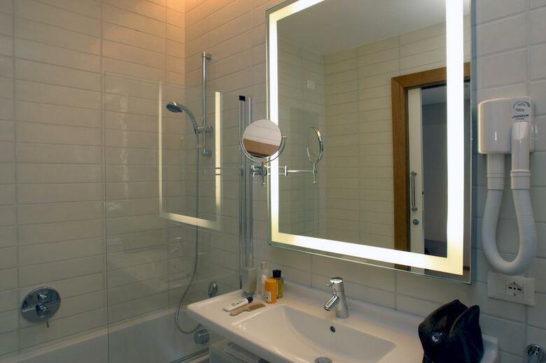 Hotel Rota Suites