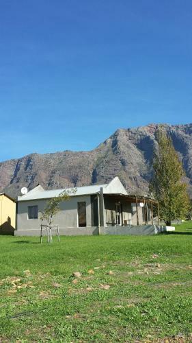 Hostal Themika Guest Farm
