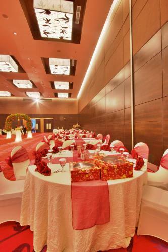 Soll Marina Hotel & Conference Center Bangka