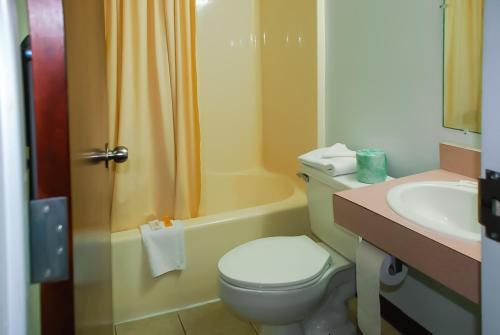 Hotel Eastbrook Inn