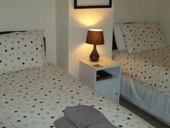 Hostal Roedean Guest House