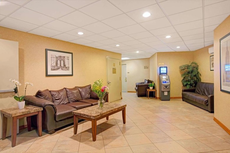 Hotel Howard Johnson Express Inn Bronx Ny