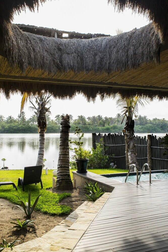 Hotel Isla Tajin Beach And River Resort