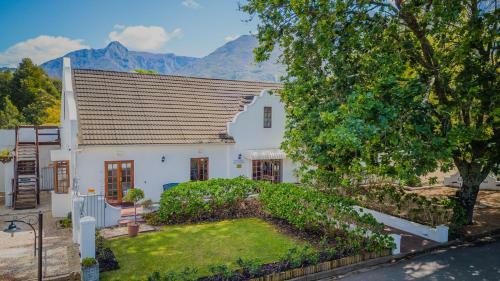 Hostal Aan De Oever Guesthouse