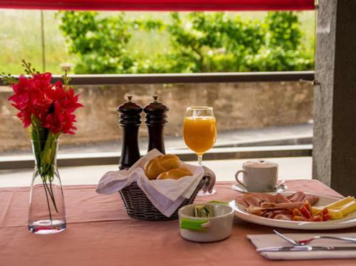 Hostal Villa White