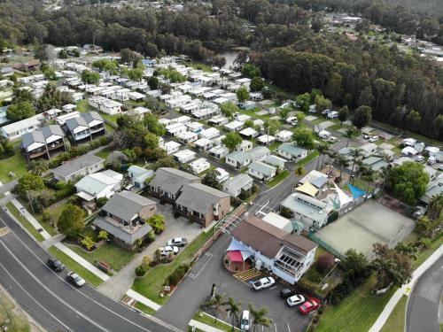 Pleasurelea Tourist Resort & Caravan Park