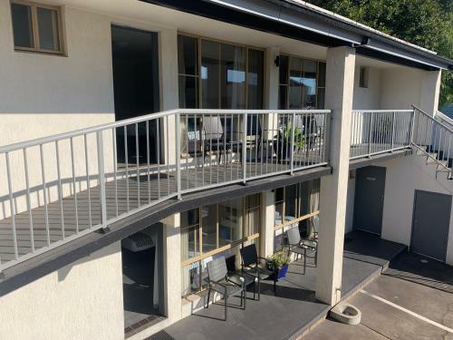 Zorba Waterfront Motel