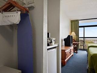 Travelodge Nags Head Beach Hotel