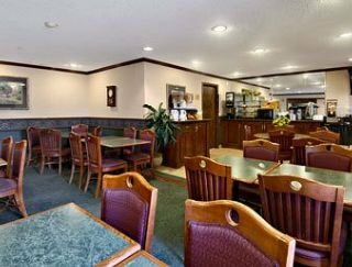 Hotel Baymont Inns & Suites Tulsa