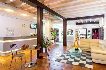 Hotel Logis La Thomasse