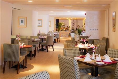 City Seasons Al Hamra Hotel