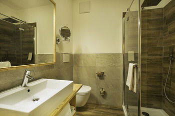 Hotel Azola