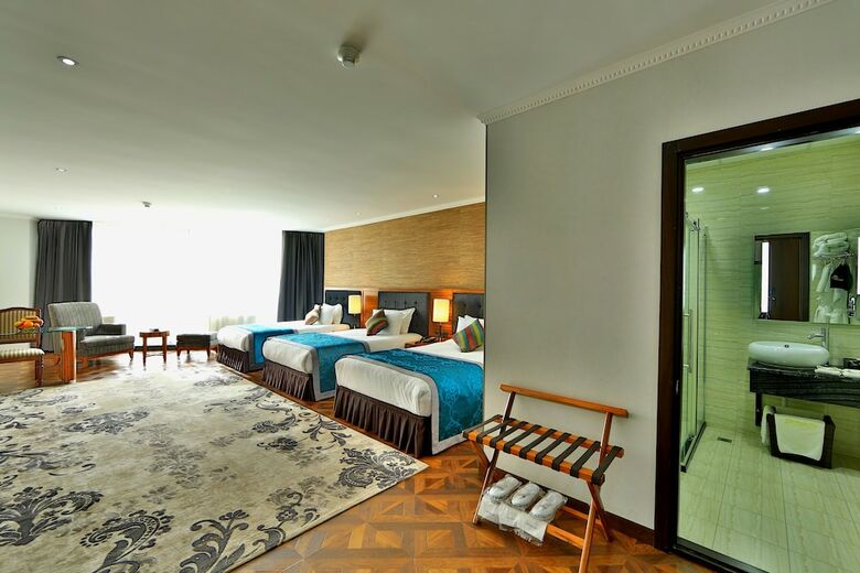Damas International Hotel