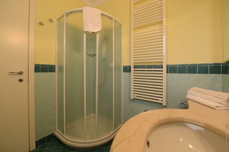 Le Terrazze Sul Lago Suite Hotel